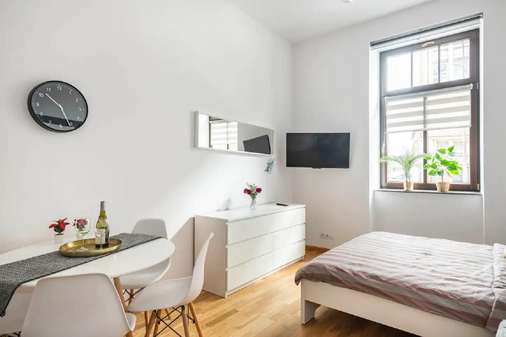 Discover Krakow Apartments - 5 Borowickiej St - Studio Next To Opera And Unity Centre Краків Екстер'єр фото