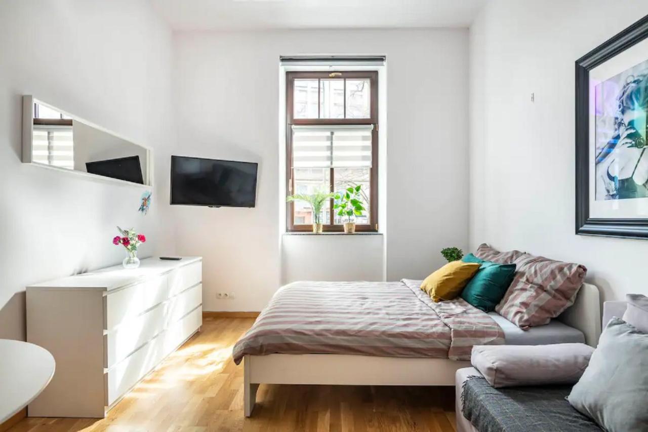 Discover Krakow Apartments - 5 Borowickiej St - Studio Next To Opera And Unity Centre Краків Екстер'єр фото